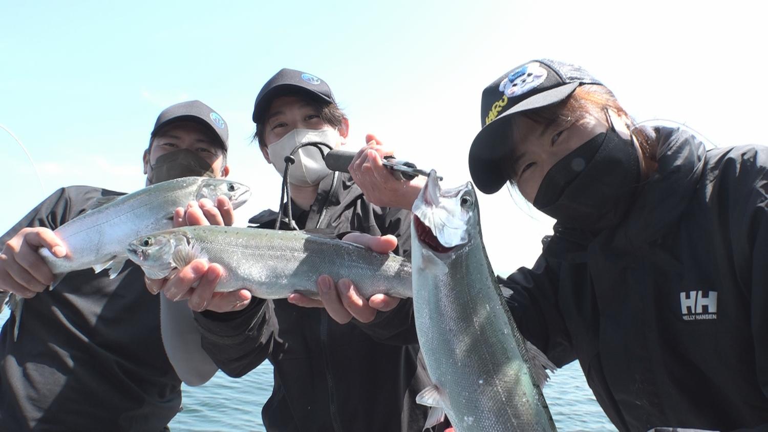 滋賀県琵琶湖でビワマス釣り