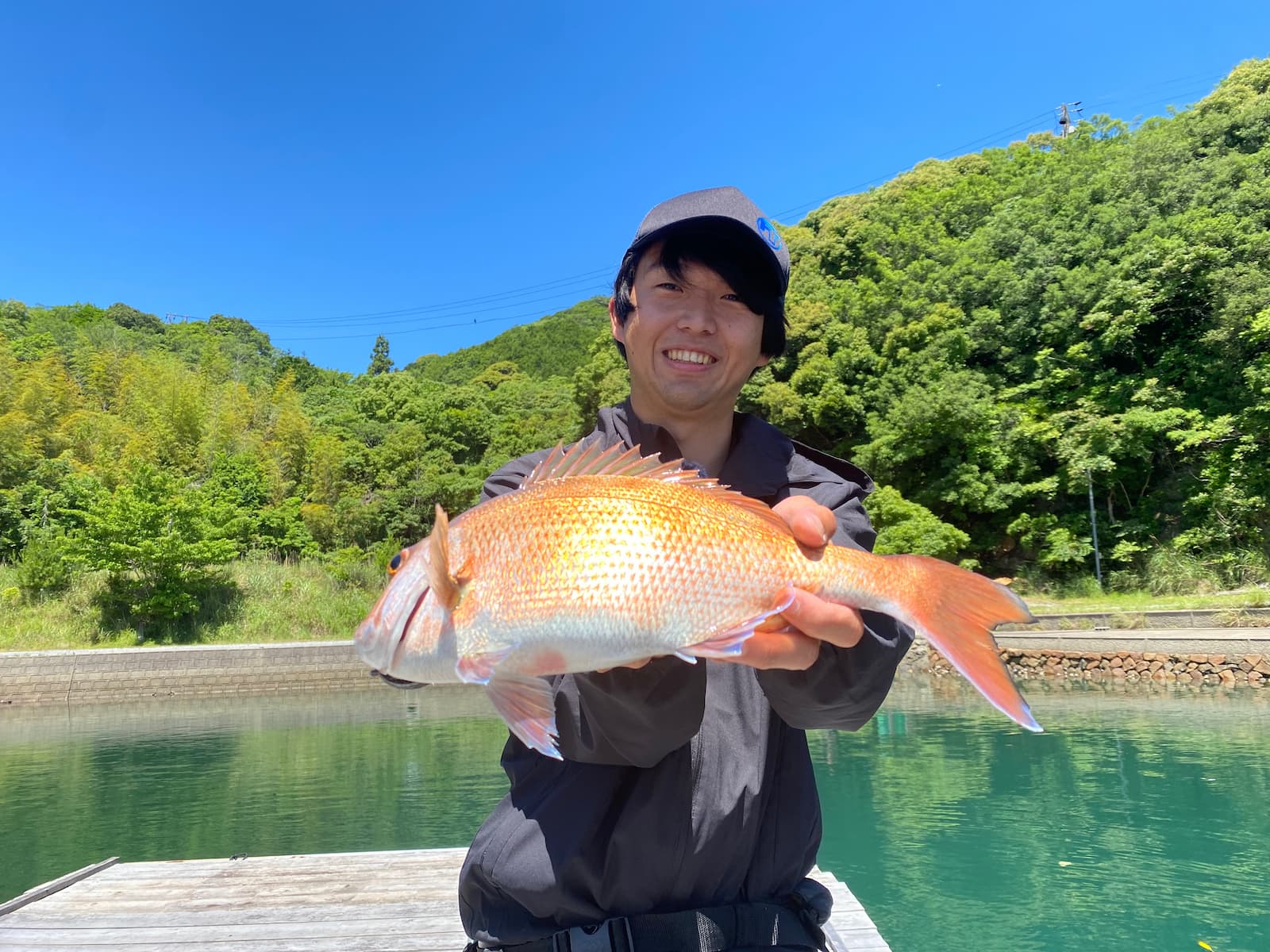 マダイをゲットした椋本さん