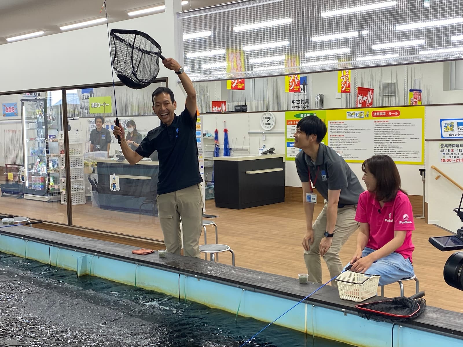 釣り上げる澤村さん