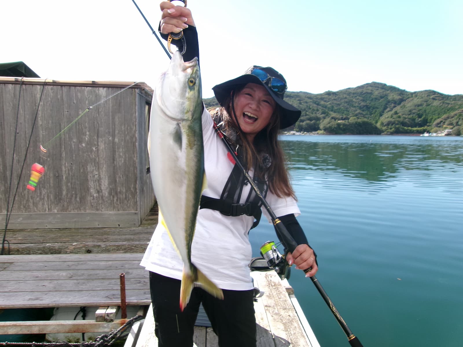 三重県迫間浦海上釣り堀