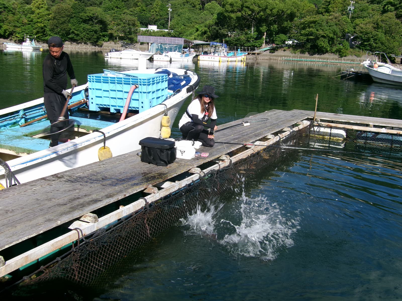 放流が始まる