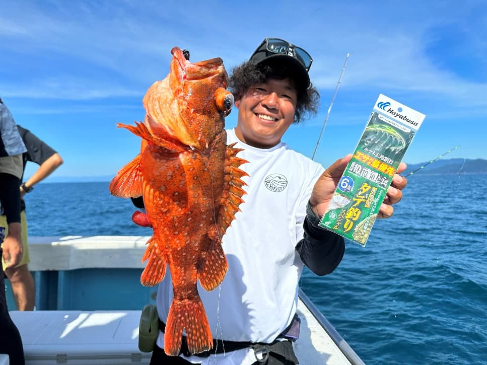 タテ釣りスペシャルで魚をゲットした菅原さん