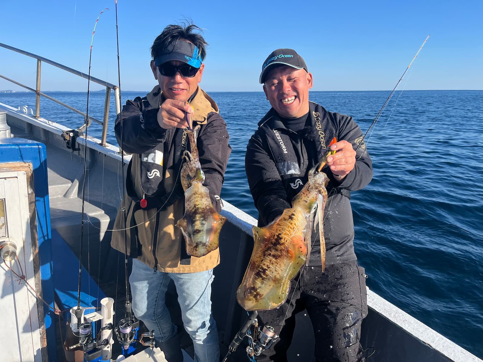 津井さんと真田さんがアオリイカのダブルヒット