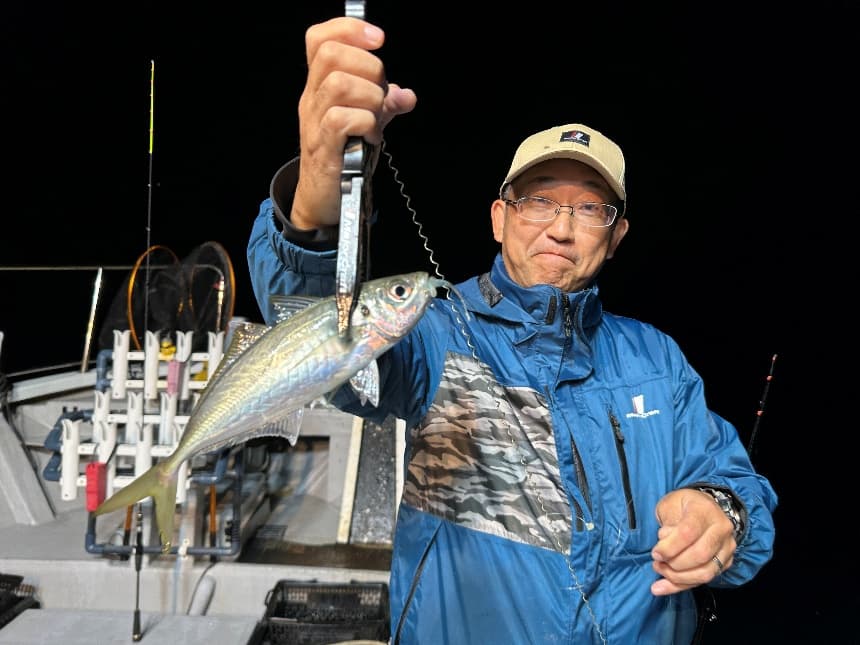 鯵をゲットした藤澤さん