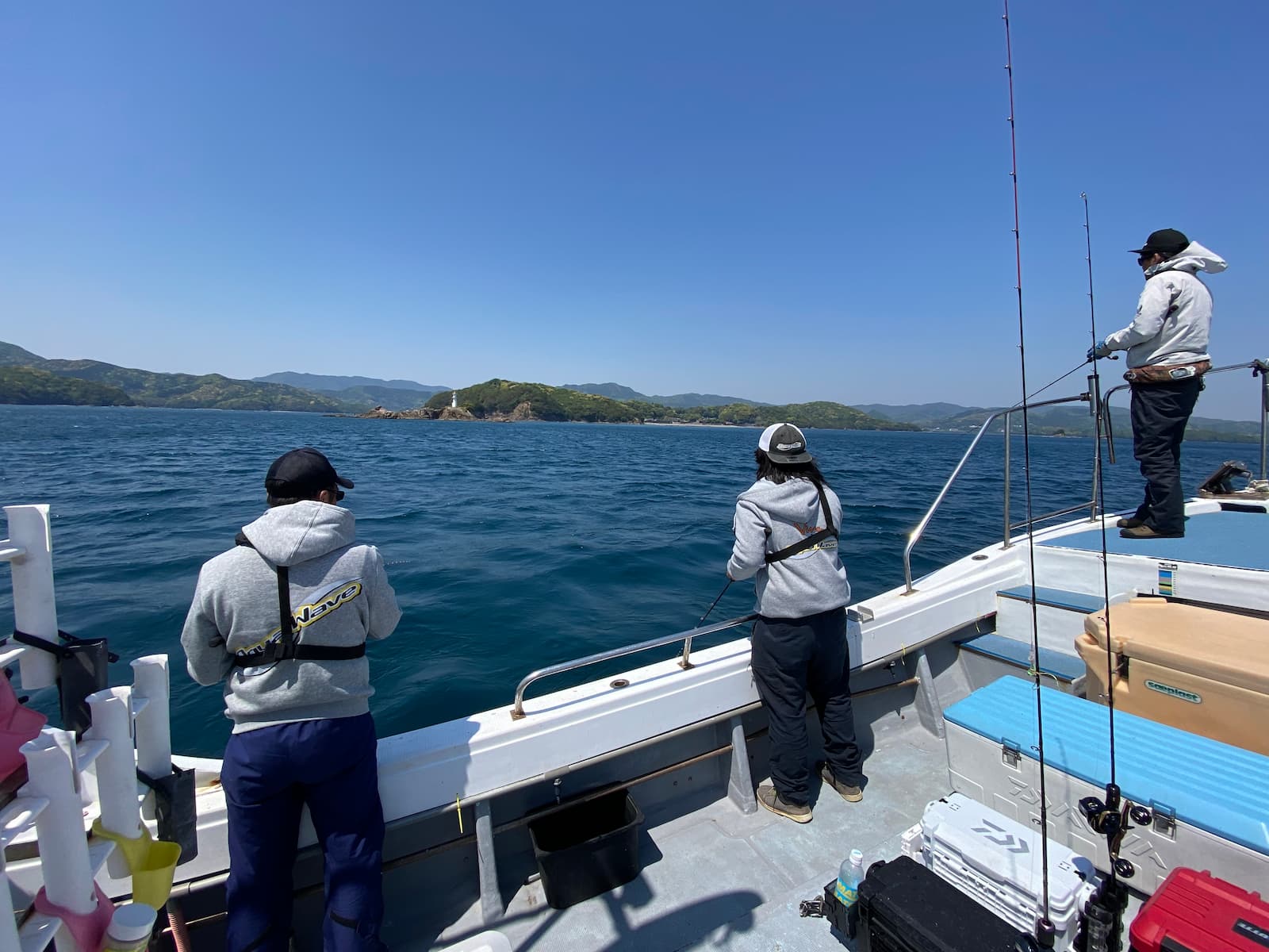 ヒットが続く船内