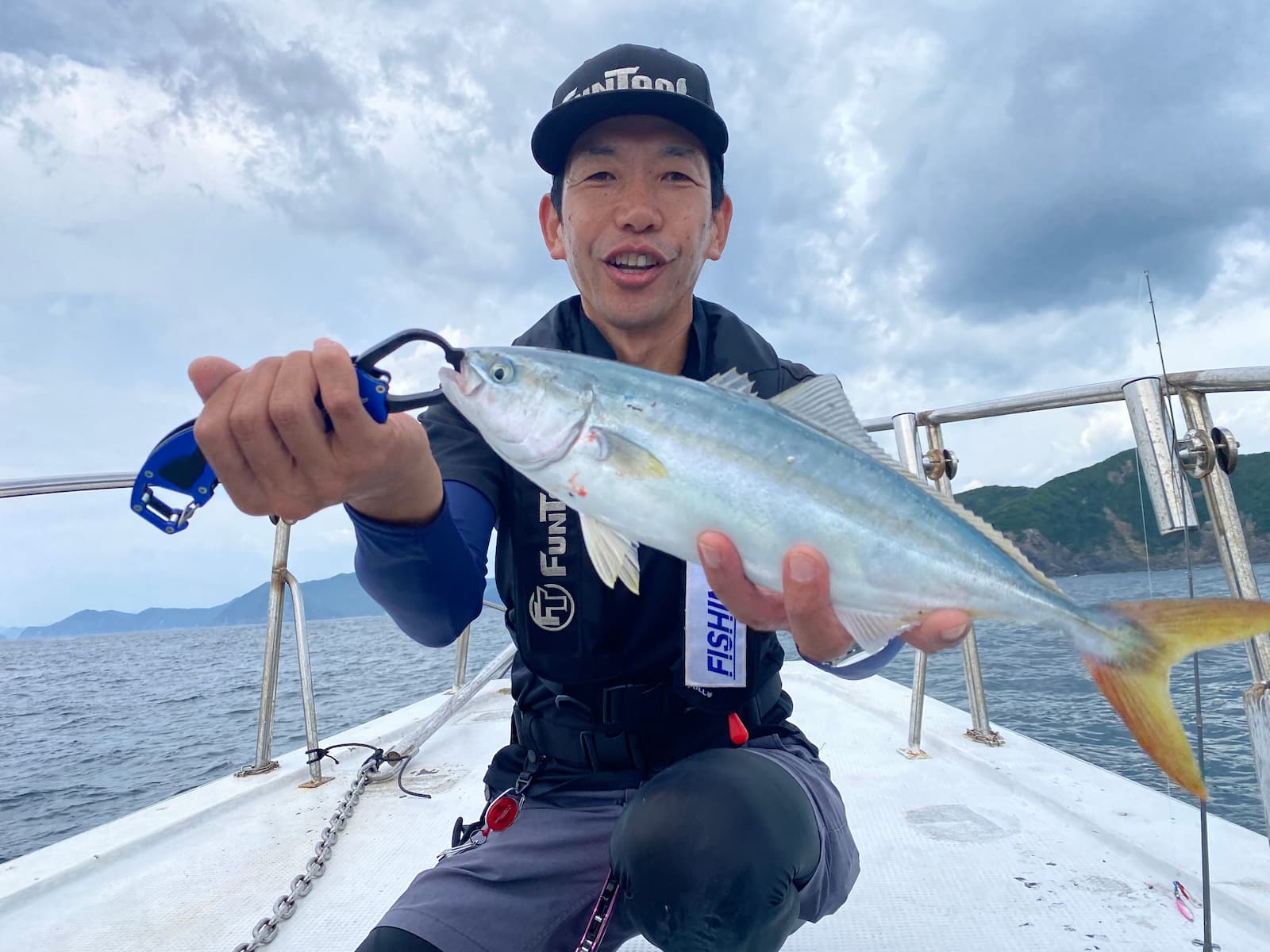 ハマチをゲットした澤村さん