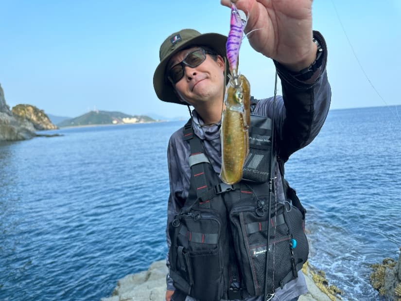 アオリイカをゲットした柴田さん